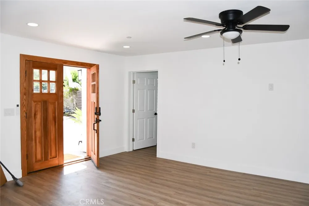 164 S Citrus Orange, CA 92868