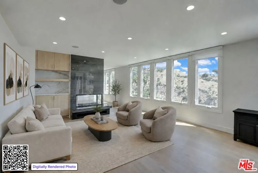 8528 Hillside Avenue Los Angeles, CA 90069