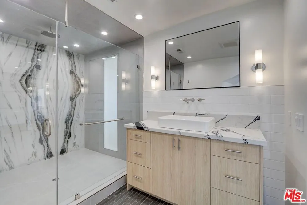 8528 Hillside Avenue Los Angeles, CA 90069