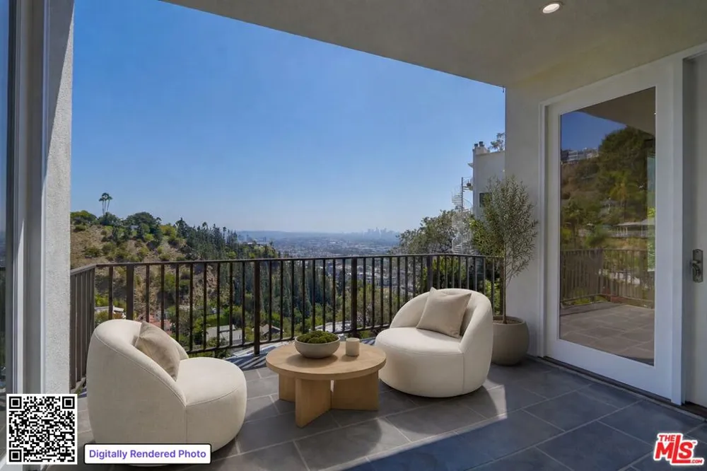 8528 Hillside Avenue Los Angeles, CA 90069