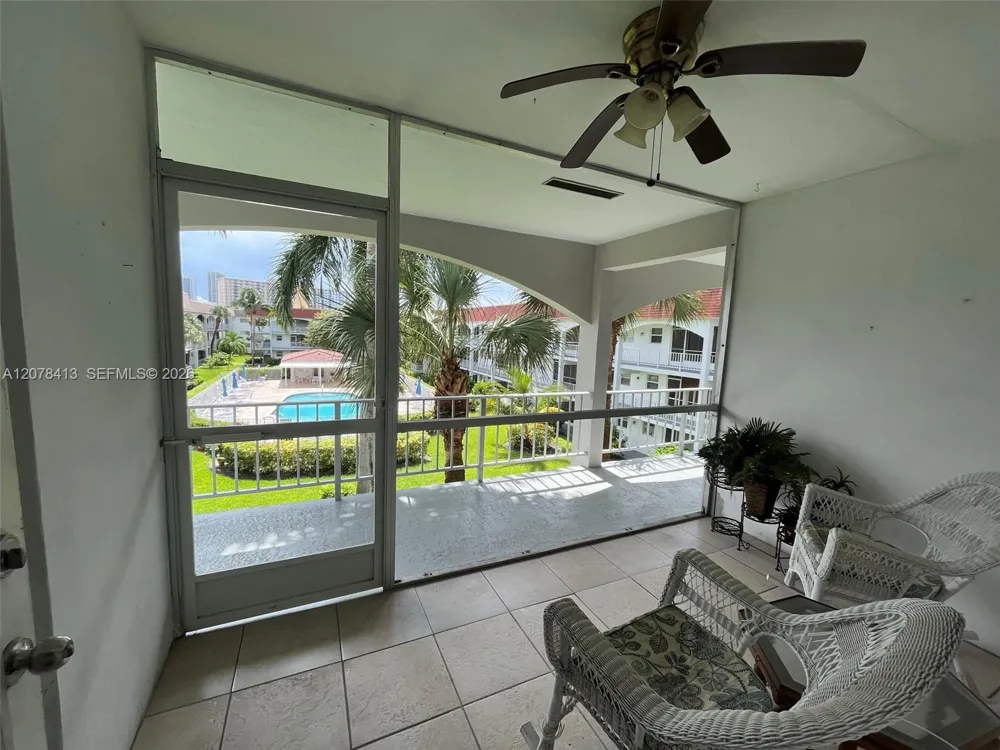 581 Blue Heron Dr #307-B Hallandale Beach, FL 33009