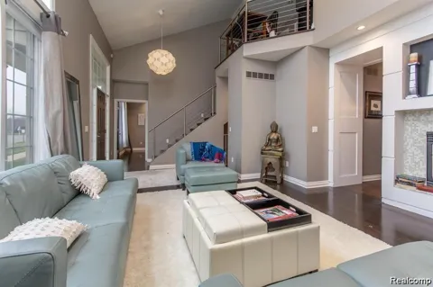 1265 Old Colony Lane