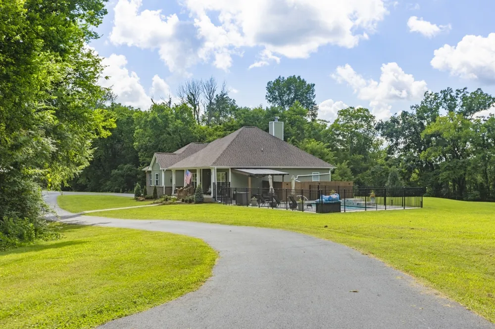 1600 Ledford Rd Lewisburg, TN 37091