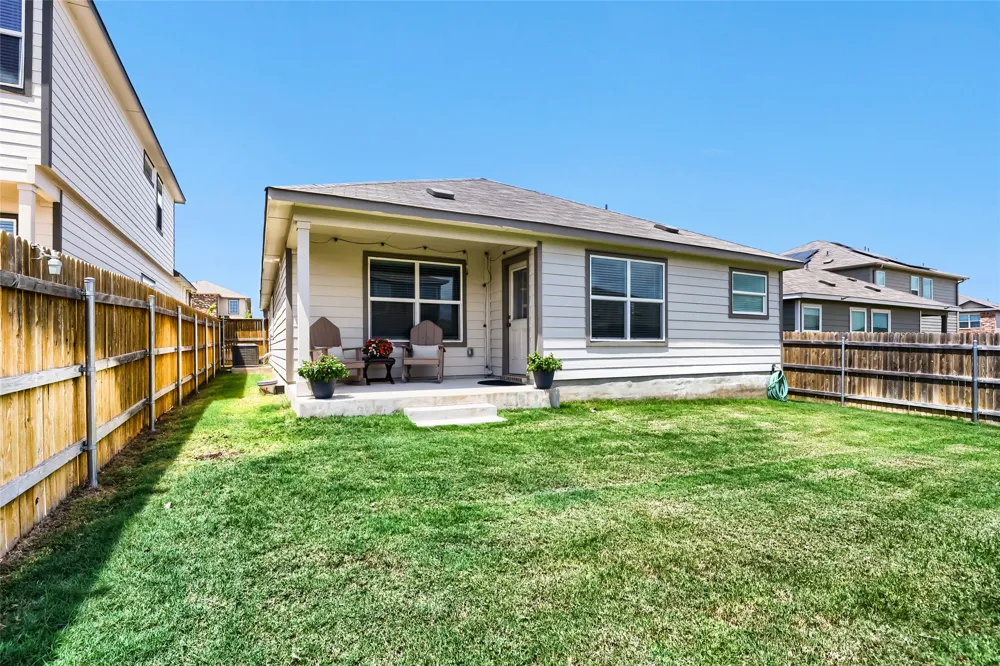 452 Perfect World Loop Jarrell, TX 76537