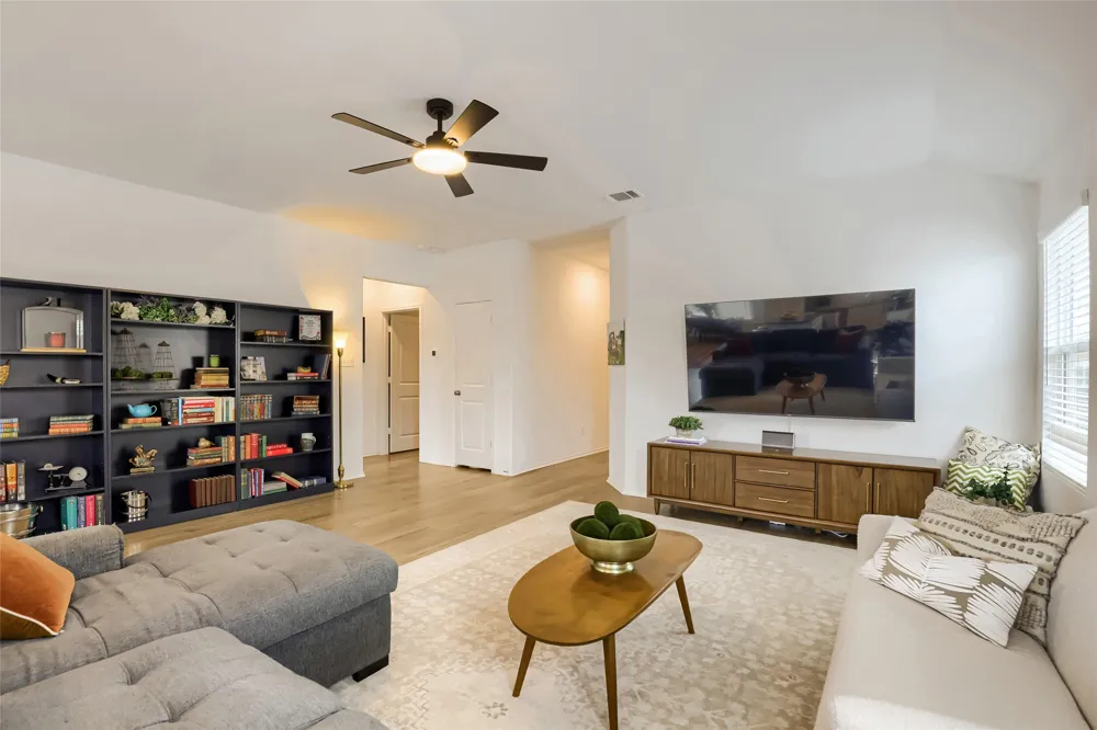 452 Perfect World Loop Jarrell, TX 76537