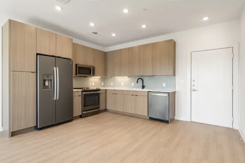 4802 S Congress Avenue #403