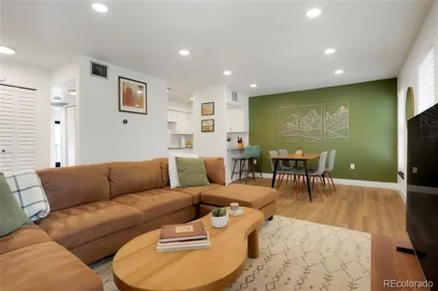 1201 Galapago Street #107