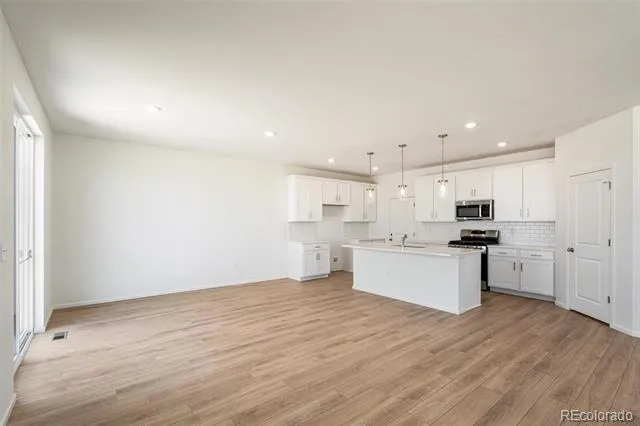 47389 Magnolia Avenue Bennett, CO 80102