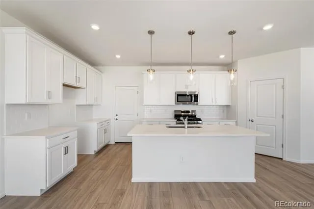 47389 Magnolia Avenue Bennett, CO 80102