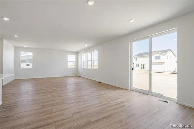 47389 Magnolia Avenue Bennett, CO 80102
