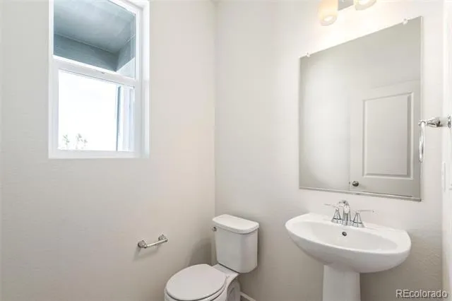 47389 Magnolia Avenue Bennett, CO 80102