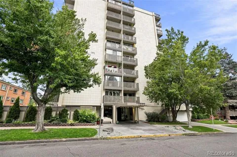 1223 Race Street #303