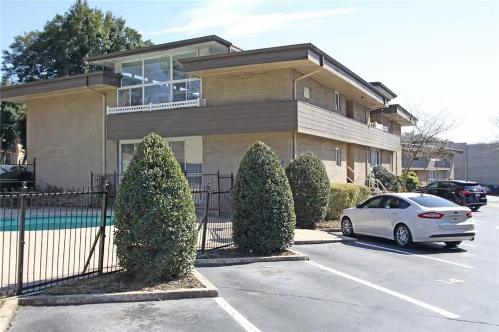 346 Carpenter Drive NE #32 Sandy Springs, GA 30328