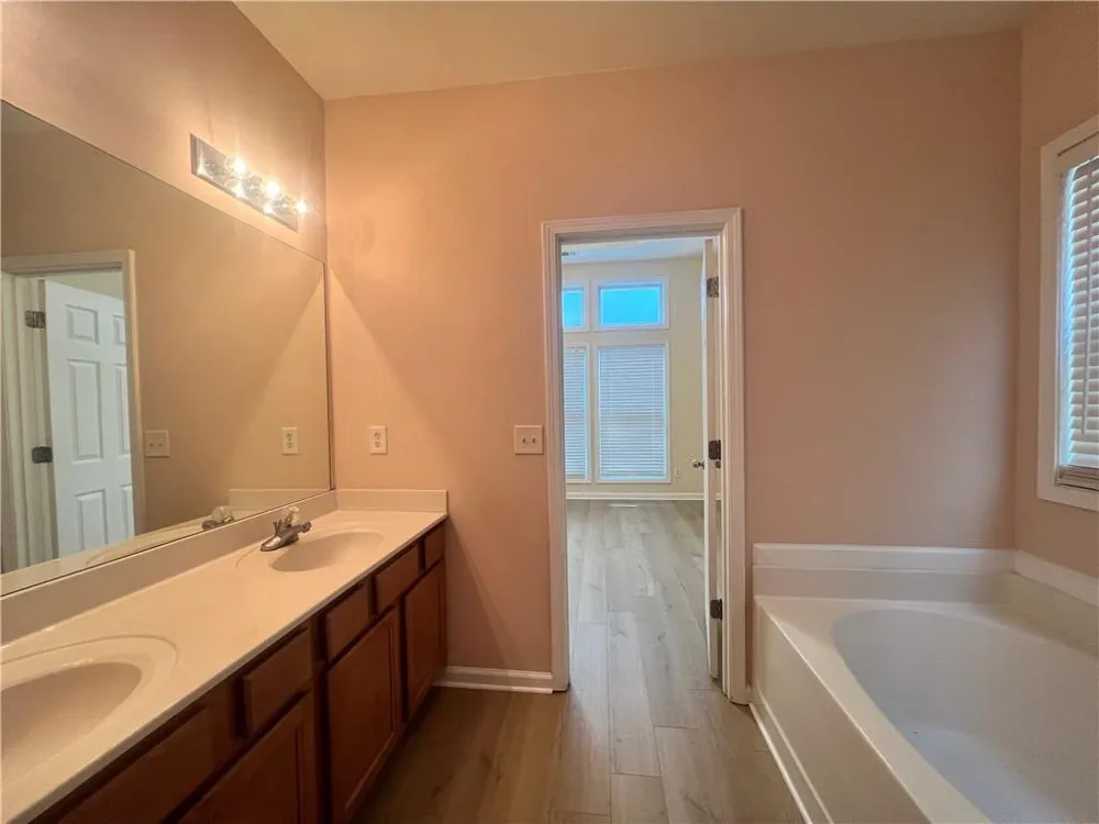 2233 Worrall Hill Dr Duluth, GA 30096
