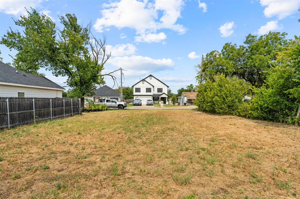 205 Garfield Street McGregor, TX 76657