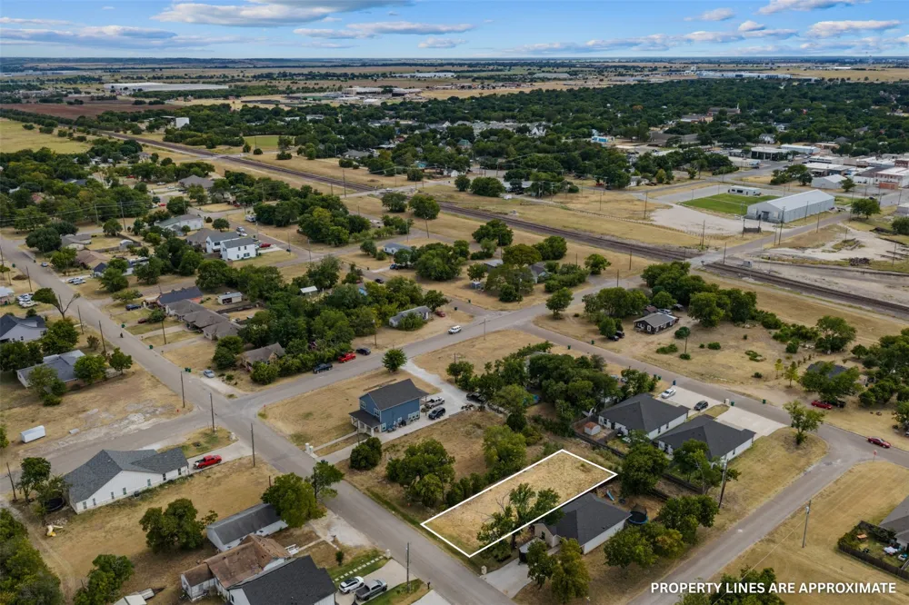 205 Garfield Street McGregor, TX 76657