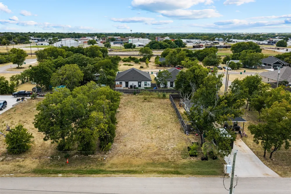 205 Garfield Street McGregor, TX 76657