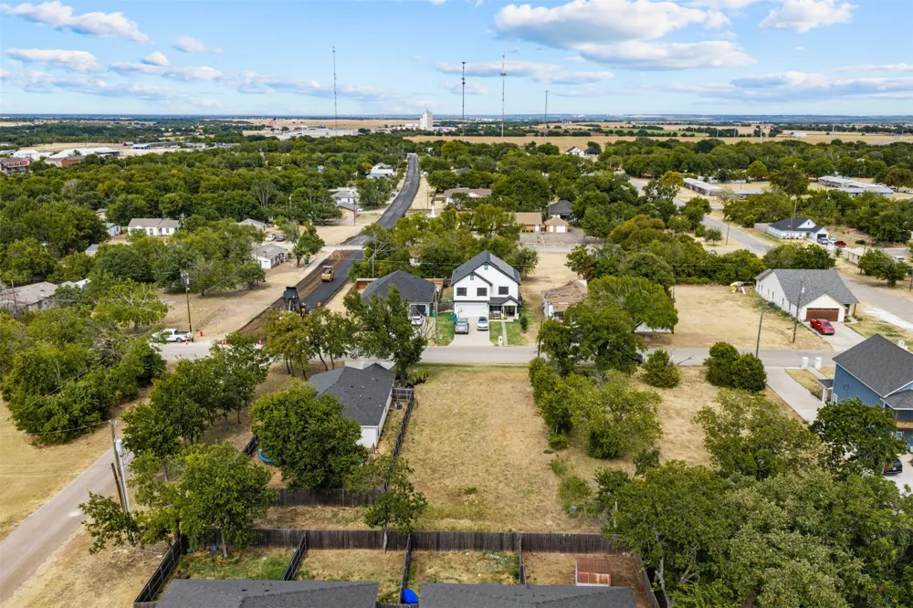 205 Garfield Street McGregor, TX 76657