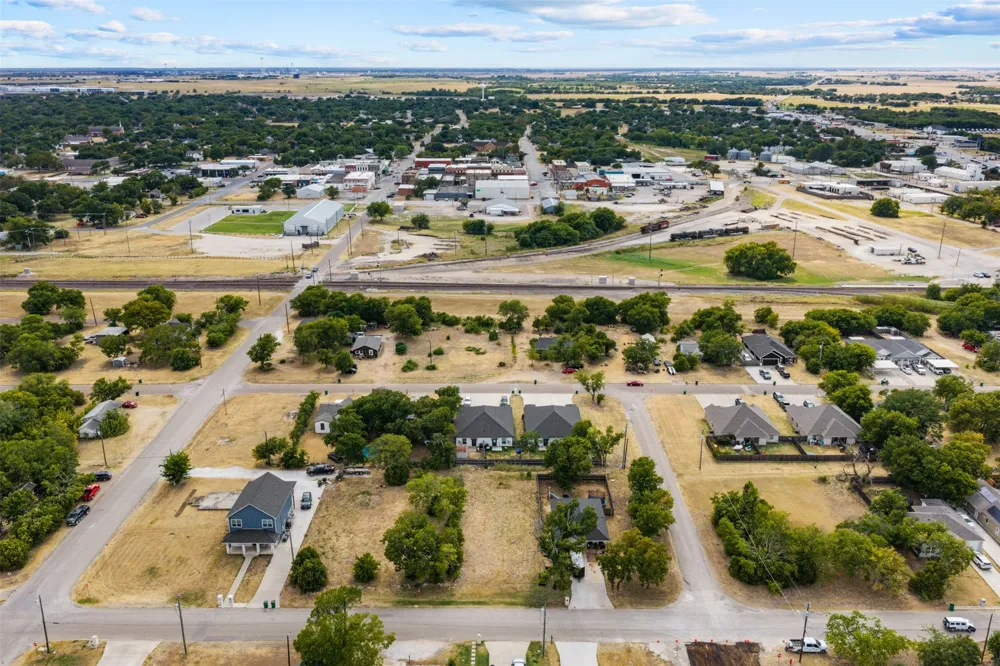205 Garfield Street McGregor, TX 76657