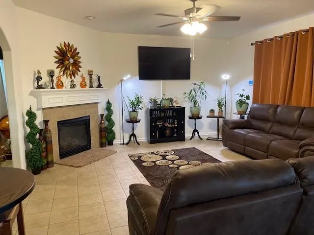 4611 Monarch Blue Lane Fresno, TX 77545