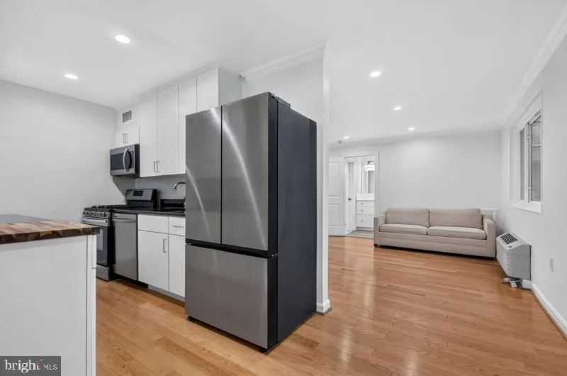 4114 NW DAVIS PLACE NW #118 Washington, DC 20007