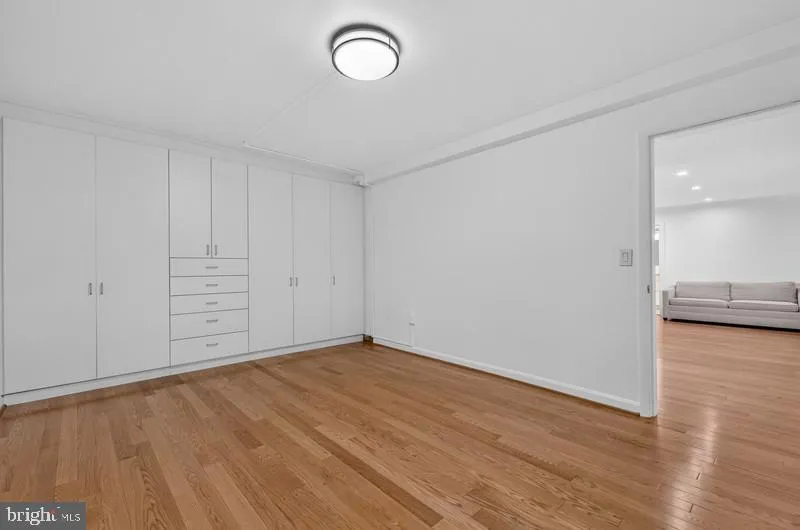 4114 NW DAVIS PLACE NW #118 Washington, DC 20007