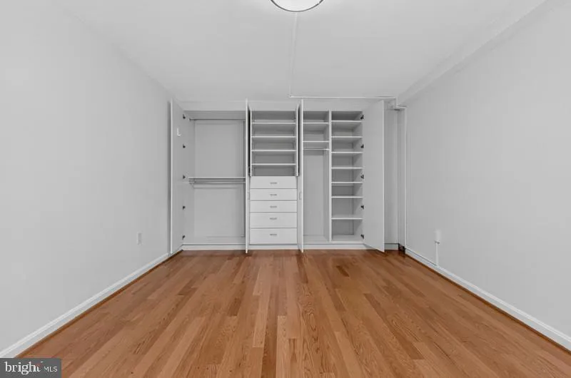 4114 NW DAVIS PLACE NW #118 Washington, DC 20007