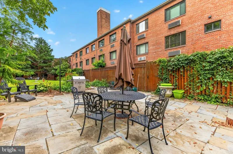 4114 NW DAVIS PLACE NW #118 Washington, DC 20007