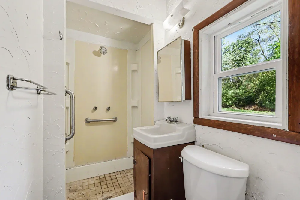 62 M-37 Hastings, MI 49058