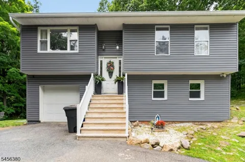 5 Lawrence Dr