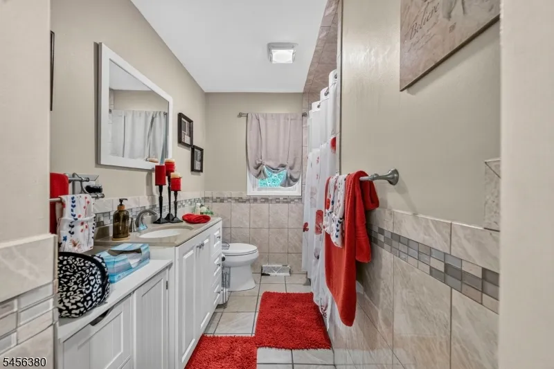 5 Lawrence Dr Vernon, NJ 07422