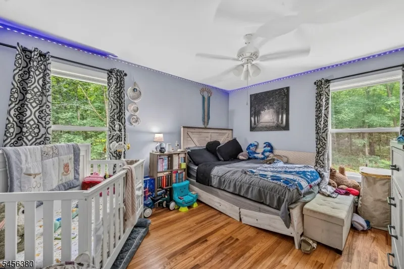 5 Lawrence Dr Vernon, NJ 07422