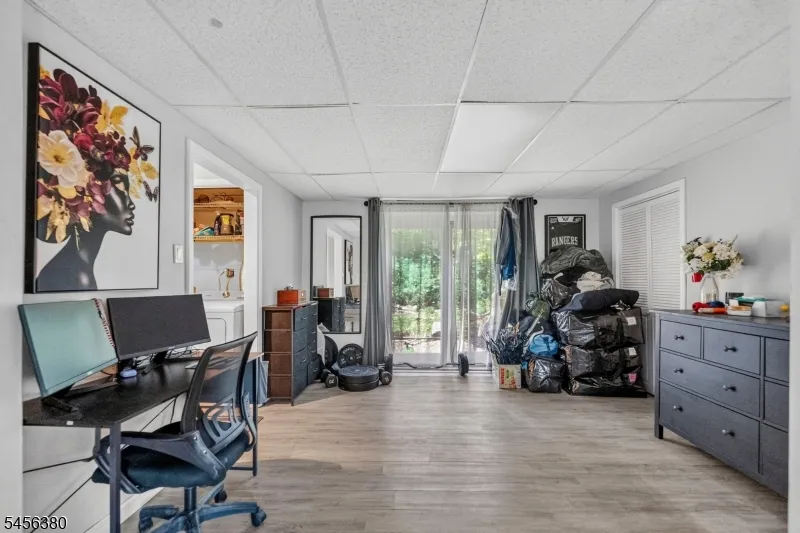 5 Lawrence Dr Vernon, NJ 07422