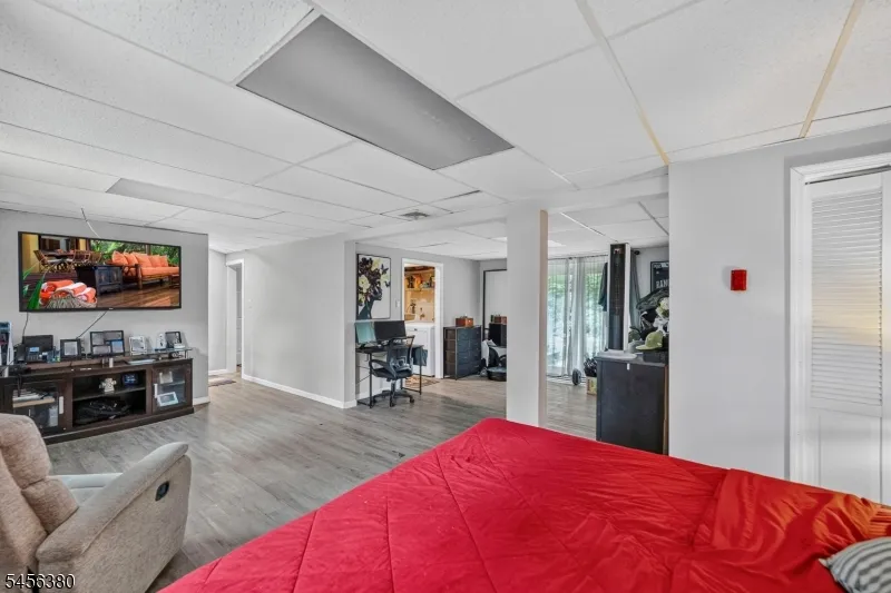 5 Lawrence Dr Vernon, NJ 07422