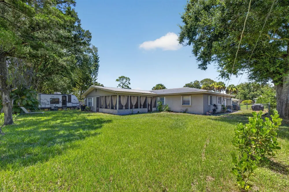6605 Paso Robles Boulevard Fort Pierce, FL 34951