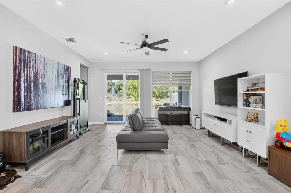6710 POINTE OF WOODS DRIVE West Palm Beach, FL 33413