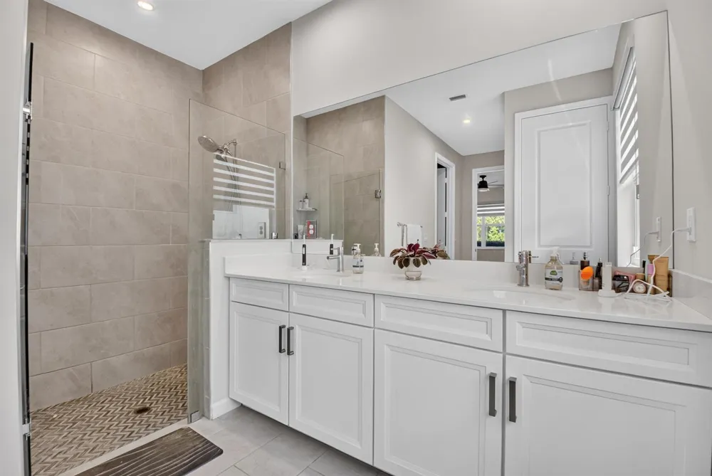 6710 POINTE OF WOODS DRIVE West Palm Beach, FL 33413