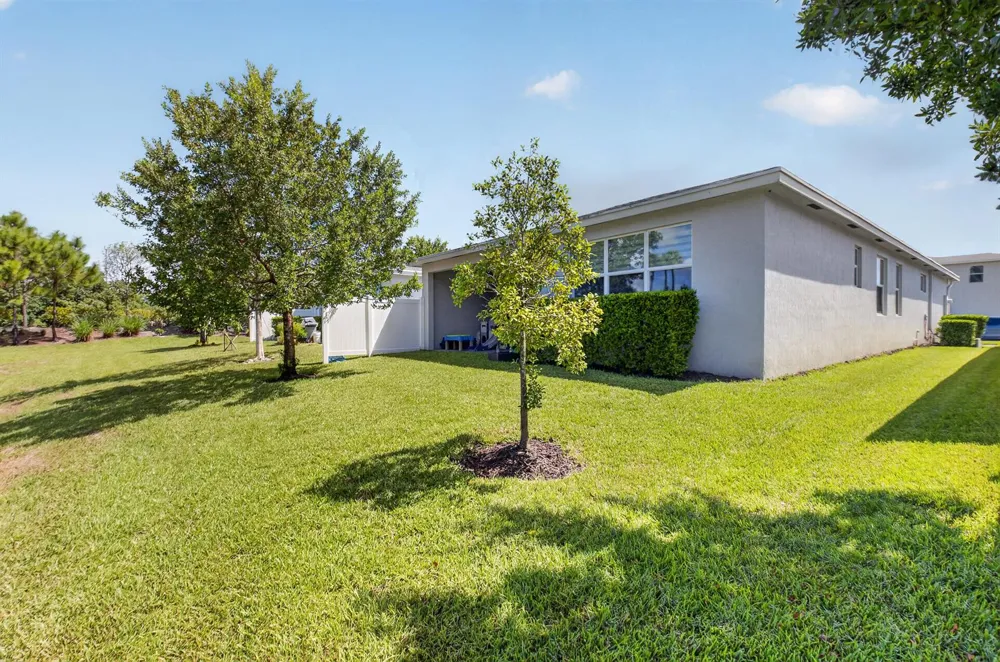 6710 POINTE OF WOODS DRIVE West Palm Beach, FL 33413