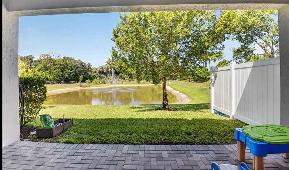 6710 POINTE OF WOODS DRIVE West Palm Beach, FL 33413