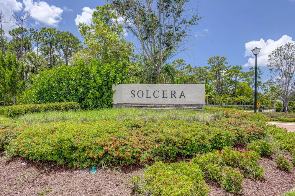 6710 POINTE OF WOODS DRIVE West Palm Beach, FL 33413