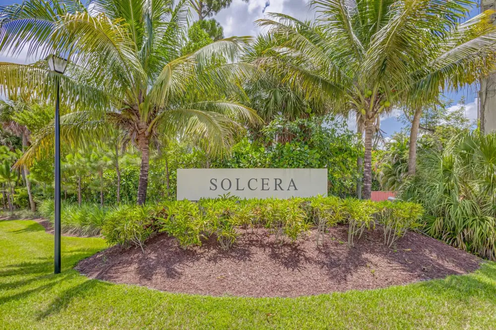6710 POINTE OF WOODS DRIVE West Palm Beach, FL 33413