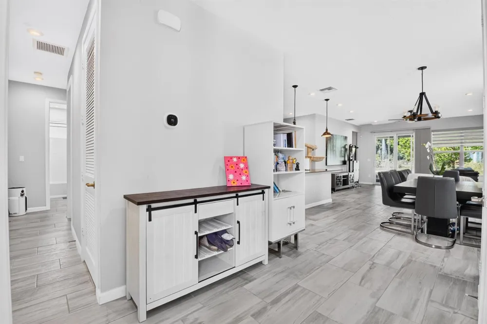 6710 POINTE OF WOODS DRIVE West Palm Beach, FL 33413
