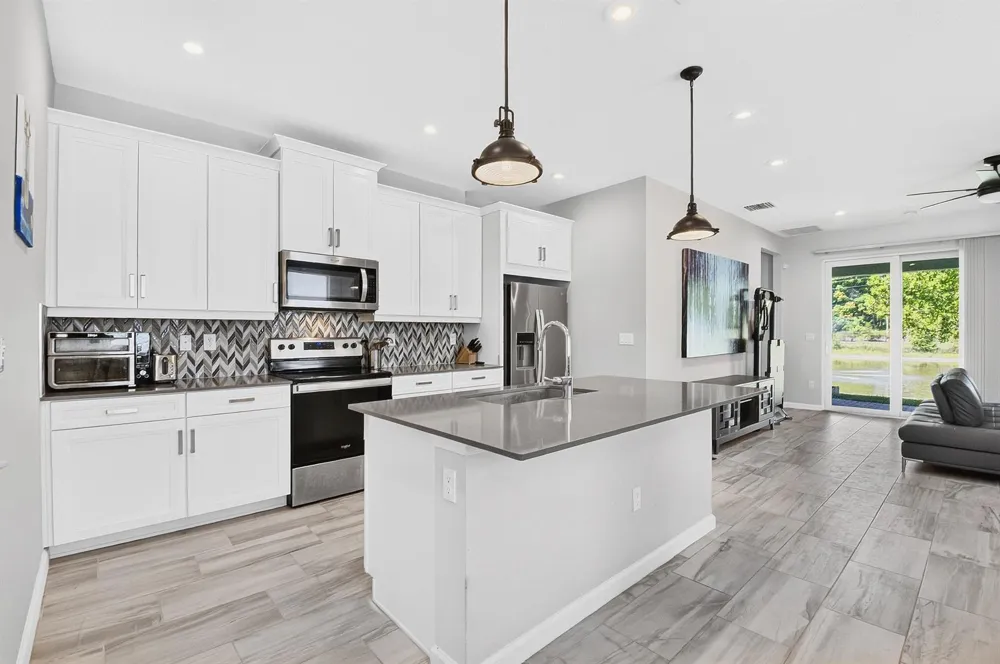 6710 POINTE OF WOODS DRIVE West Palm Beach, FL 33413