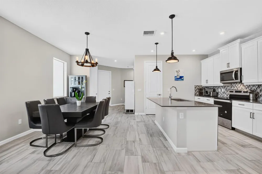 6710 POINTE OF WOODS DRIVE West Palm Beach, FL 33413