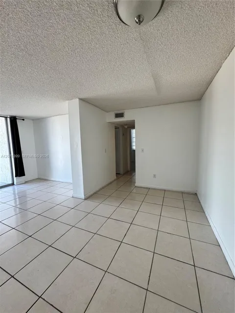 12105 NE 6th Ave #304