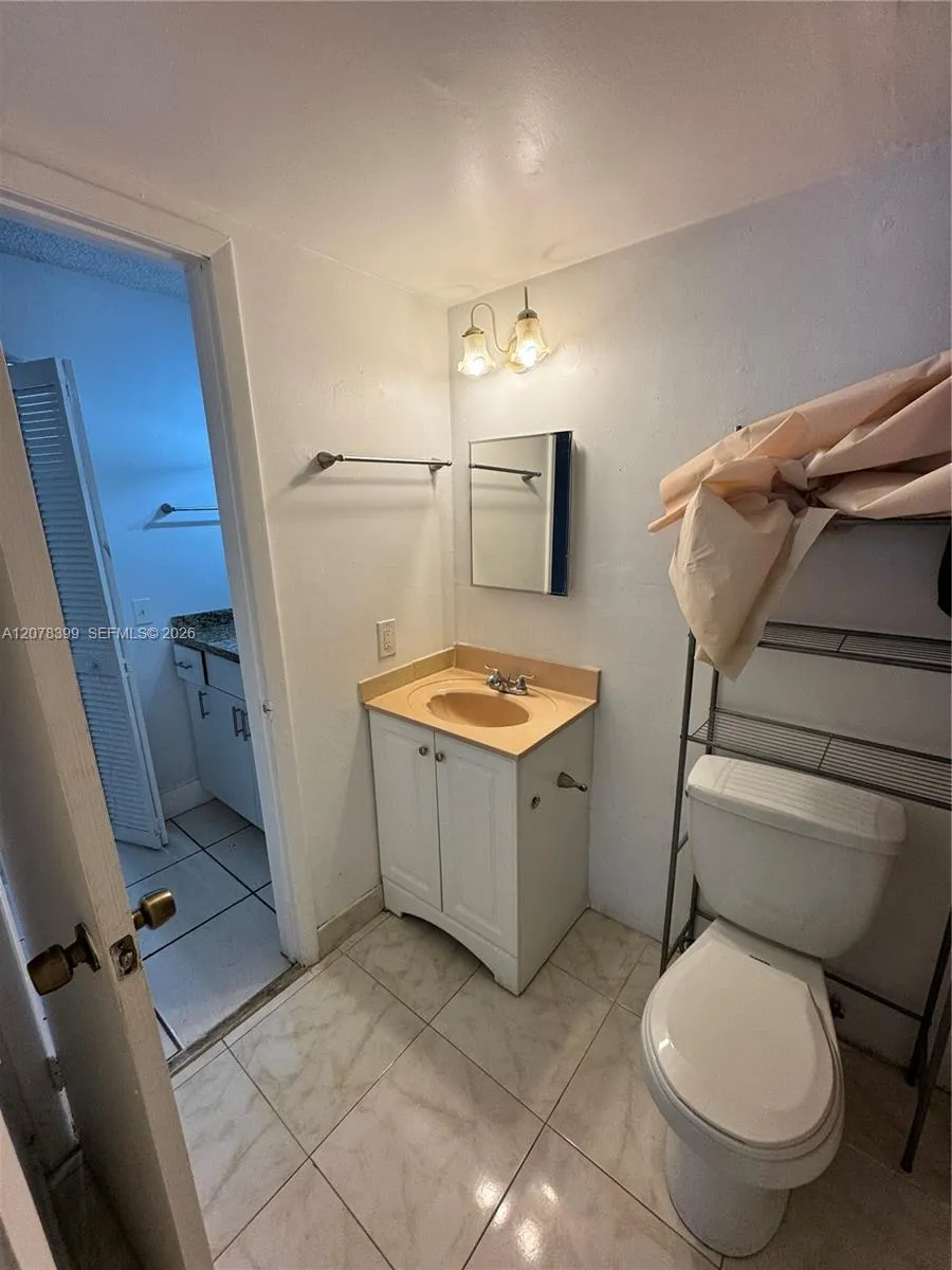 12105 NE 6th Ave #304 North Miami, FL 33161