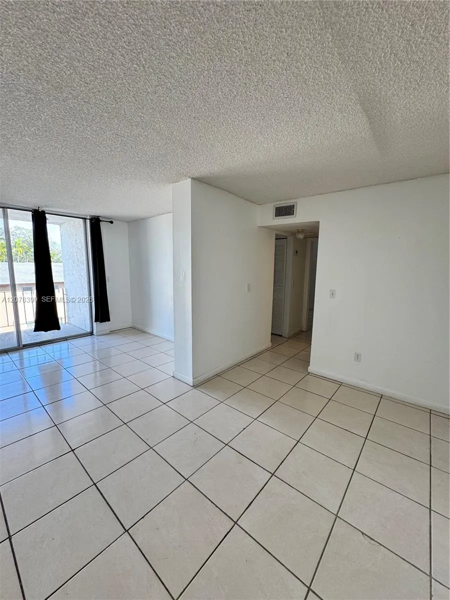 12105 NE 6th Ave #304 North Miami, FL 33161