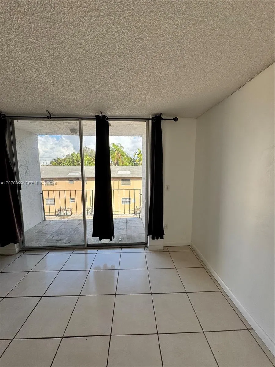 12105 NE 6th Ave #304 North Miami, FL 33161
