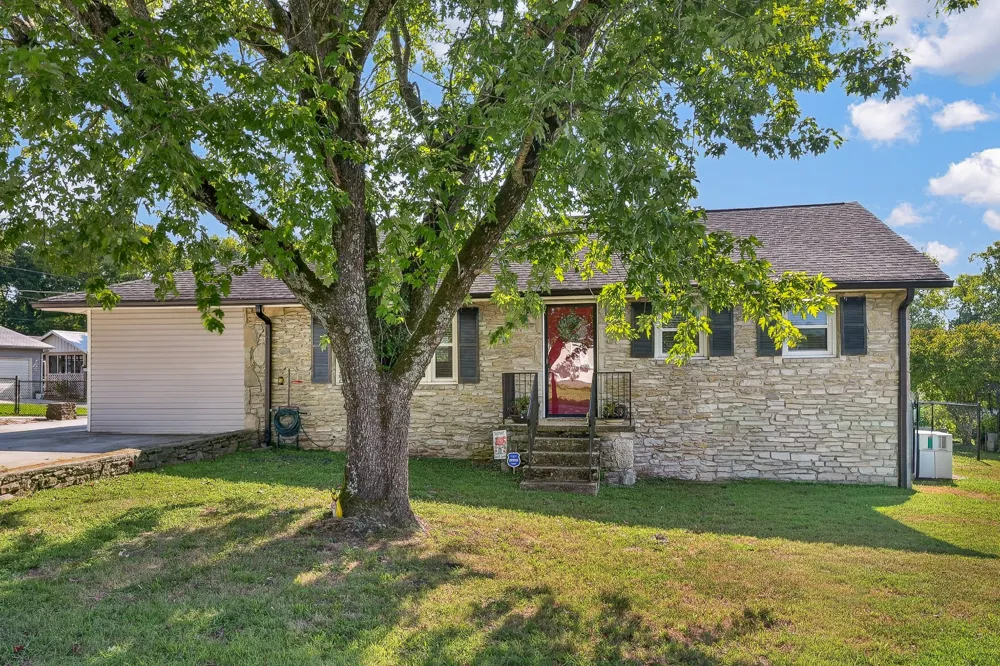 133 High Ave Fayetteville, TN 37334