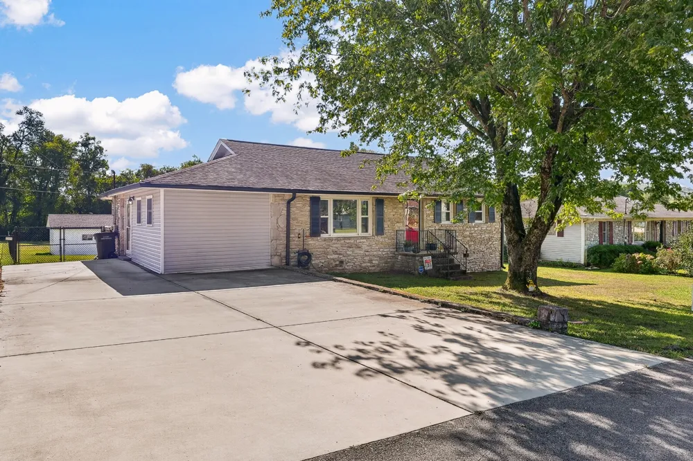 133 High Ave Fayetteville, TN 37334